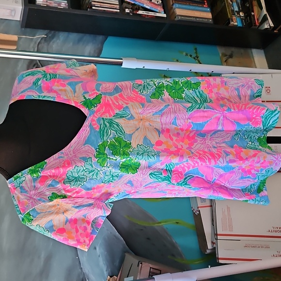 Lilly Pulitzer Fitted Pink and Green Short Sleeve Tee - Picture 2 of 7